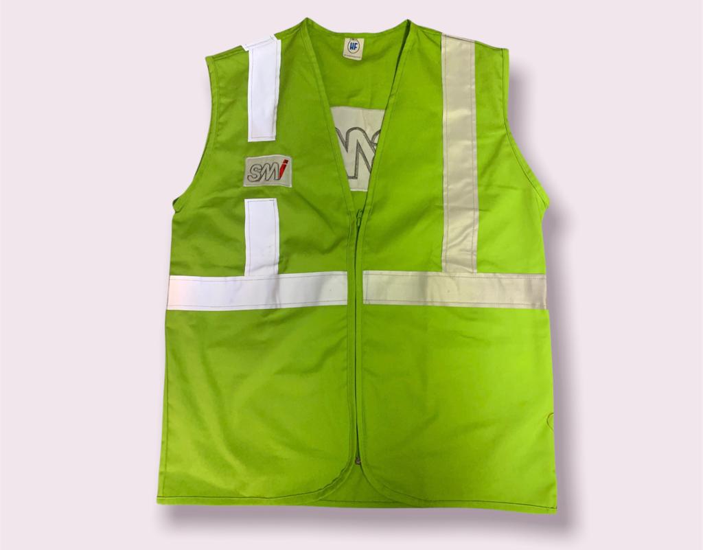 Chaleco con cintas reflectivas